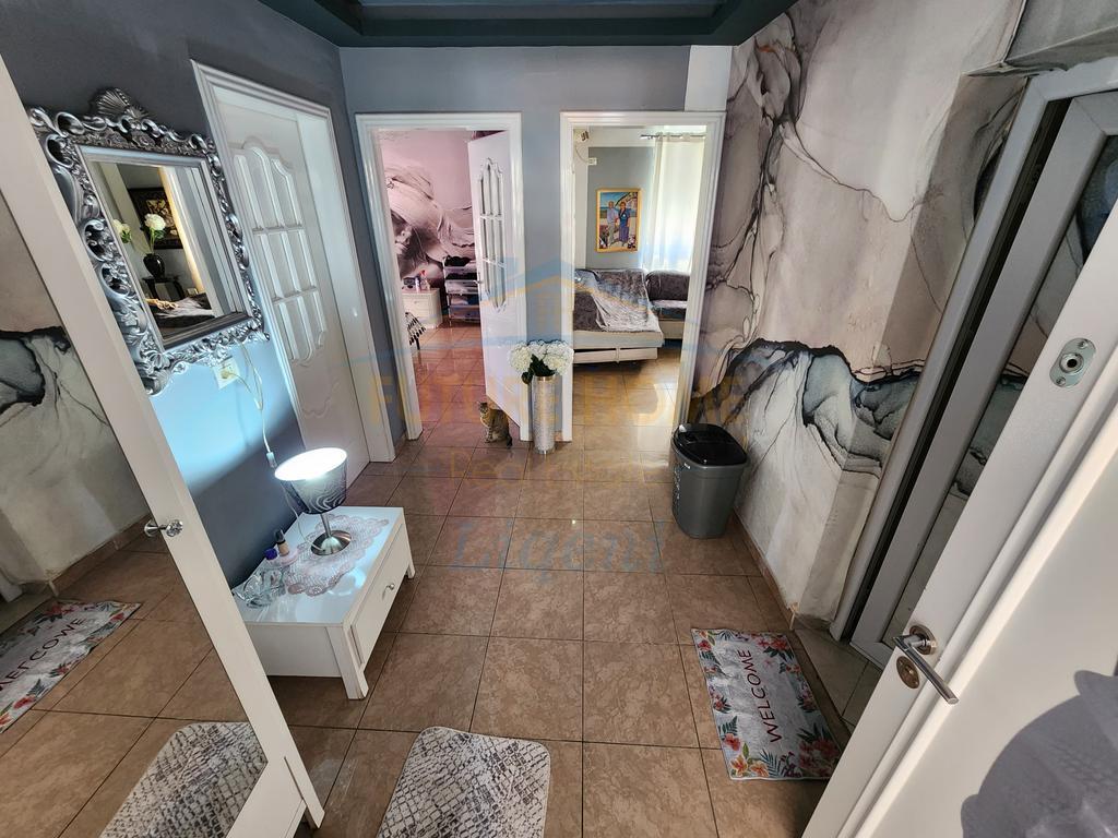 For sale, Apartment 2+1, Kavaja Street, Tirana