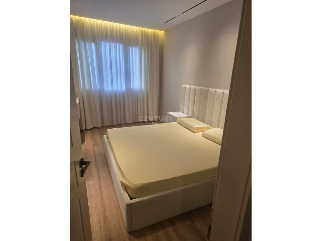 🏡 Shitet Apartament 2+1+2 me Post Parkimi – River Residence, Tiranë