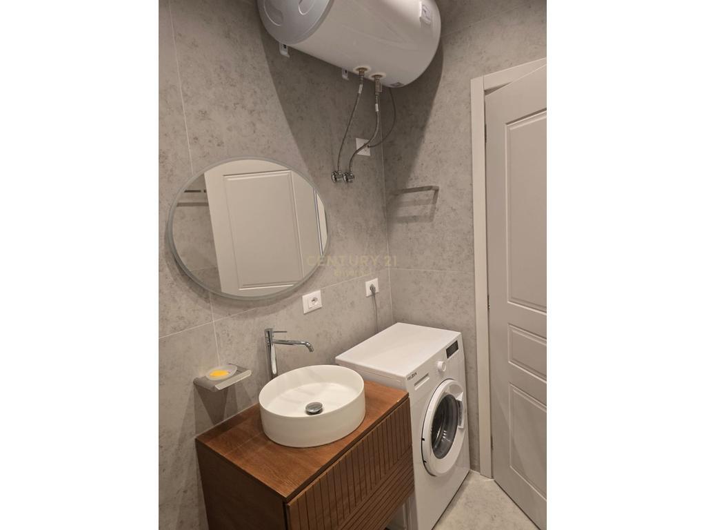 🏡 Shitet Apartament 2+1+2 me Post Parkimi – River Residence, Tiranë