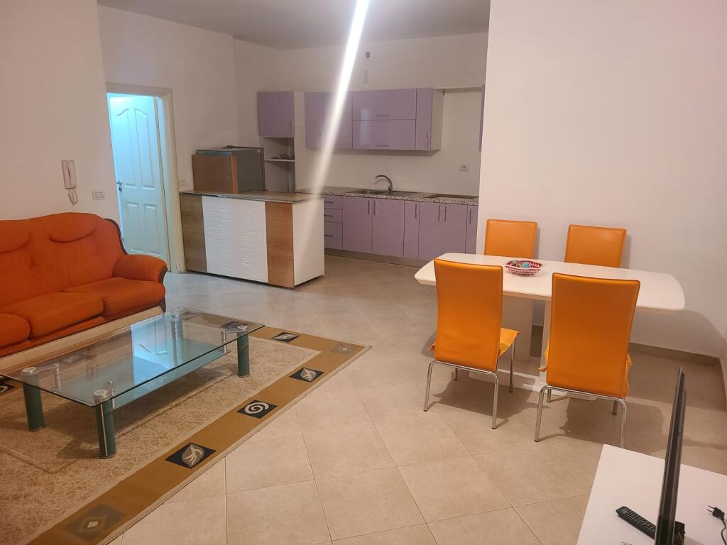 🏡 Shitet Apartament 2+1+2 në Yzberisht – Pallati Unik
