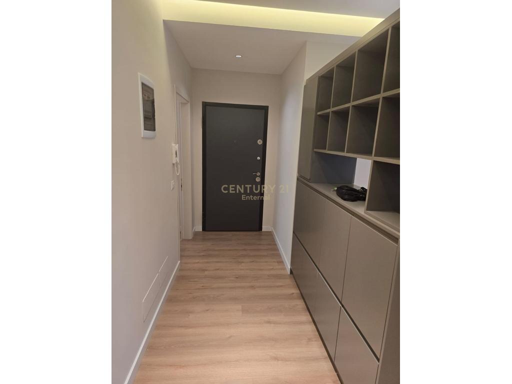🏡 Shitet Apartament 2+1+2 me Post Parkimi – River Residence, Tiranë