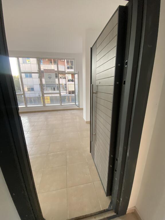 Business premises with an area of 150 m2, service complex, train station, 1800 euros