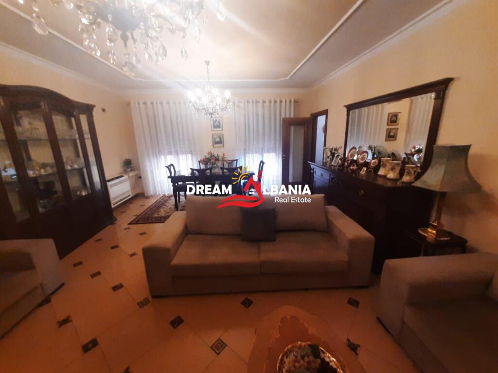 Appartamenti 3+1 in affitto nel centro di Tirana (ID4231282 )