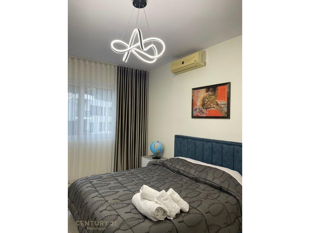 Japim me qira apartament 1+1 te Rruga e Kosovareve !