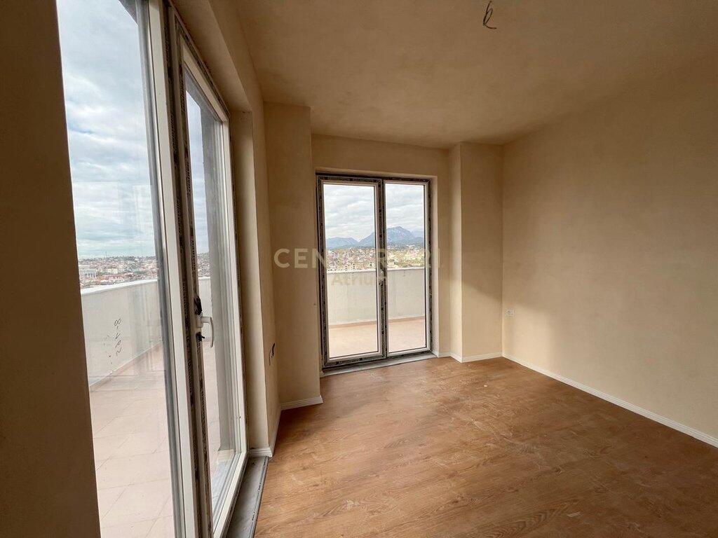 SHITET APARTAMENT 1+1 ME VERANDË PRANË SHKOLLËS SË BASHKUAR