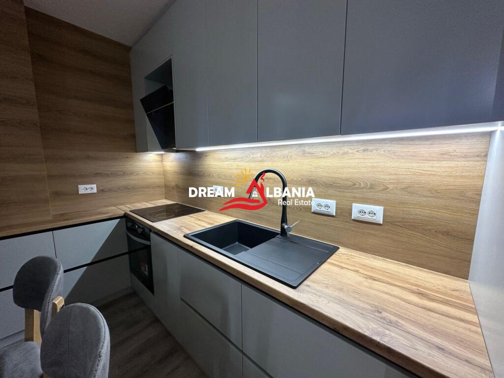 Super Appartamento 1+1+Posto Auto in Affitto vicino al Mercato Nuovo, vicino alla Scuola Rossa a Tirana(ID 42111170)
