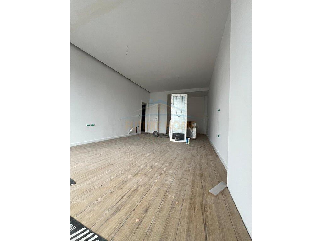In vendita, Appartamento 1+1, Square 21, Via Kavaja, Tirana