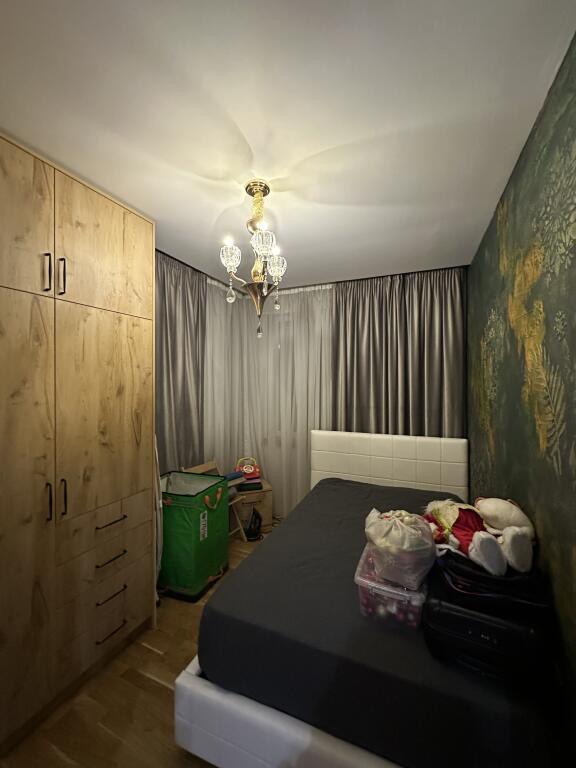 🏡 Shitet Apartament 3+1+2 – Pranë Stadiumit Air Albania