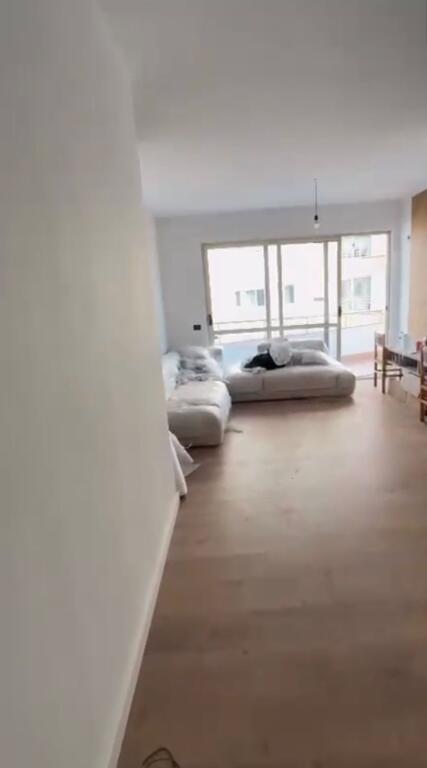 Apartament 2+1 per Qera    