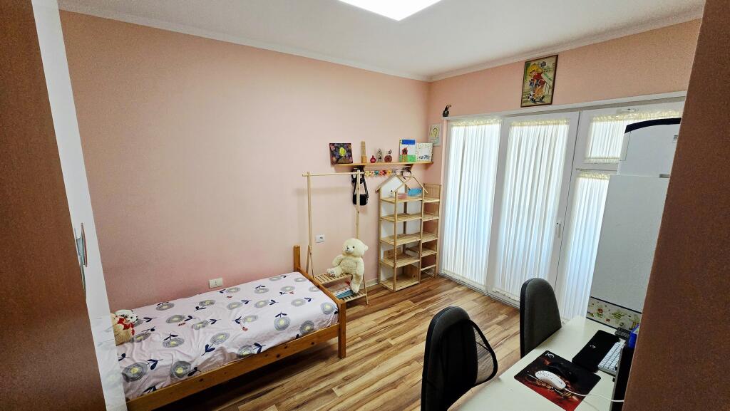 3+1,furnished at the dry lake, price 1350 euros with parking space