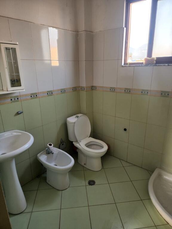 Shitet 1+1,don bosko te xhamia,cmimi 120000