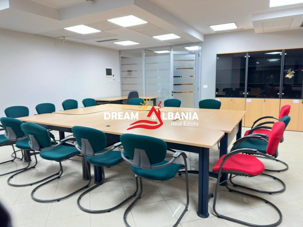 Ambiente ufficio in affitto, Torri Gemelle (ID 42611378)
