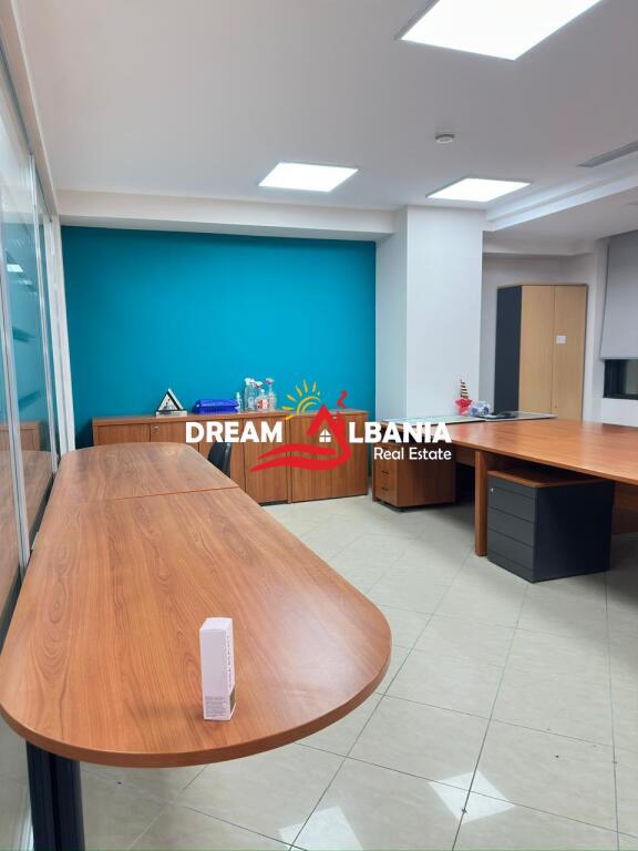 Ambiente ufficio in affitto, Torri Gemelle (ID 42611378)

