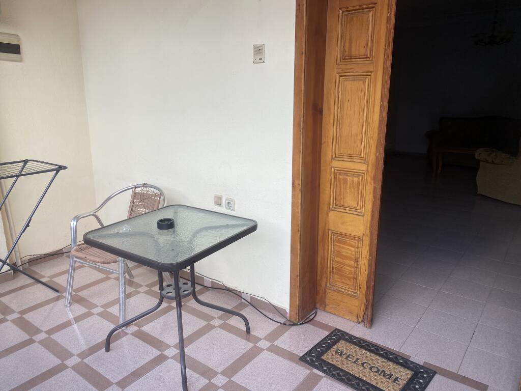 2+1, i mobiluar,inxhinieri e ndertimit,21 dhjetori ,cmimi 500 euro