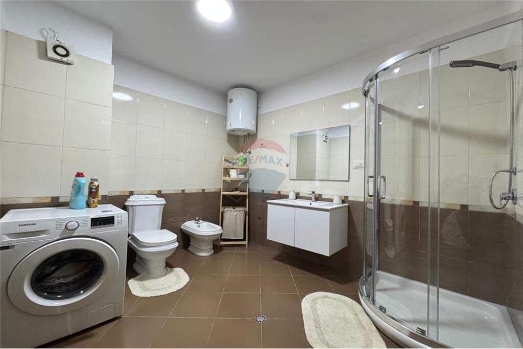 Apartament - Për Qira 1+1 prane me QENDREN
