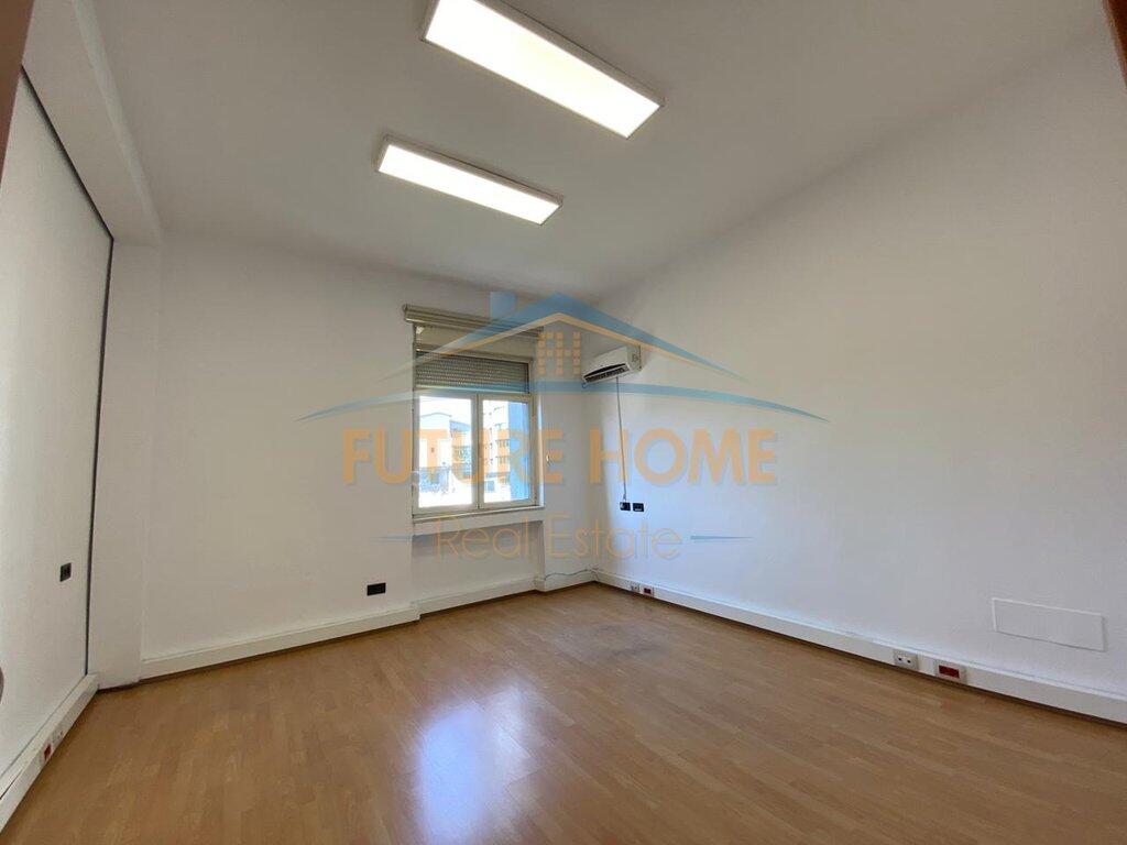 Rent, Business Building, Bllok