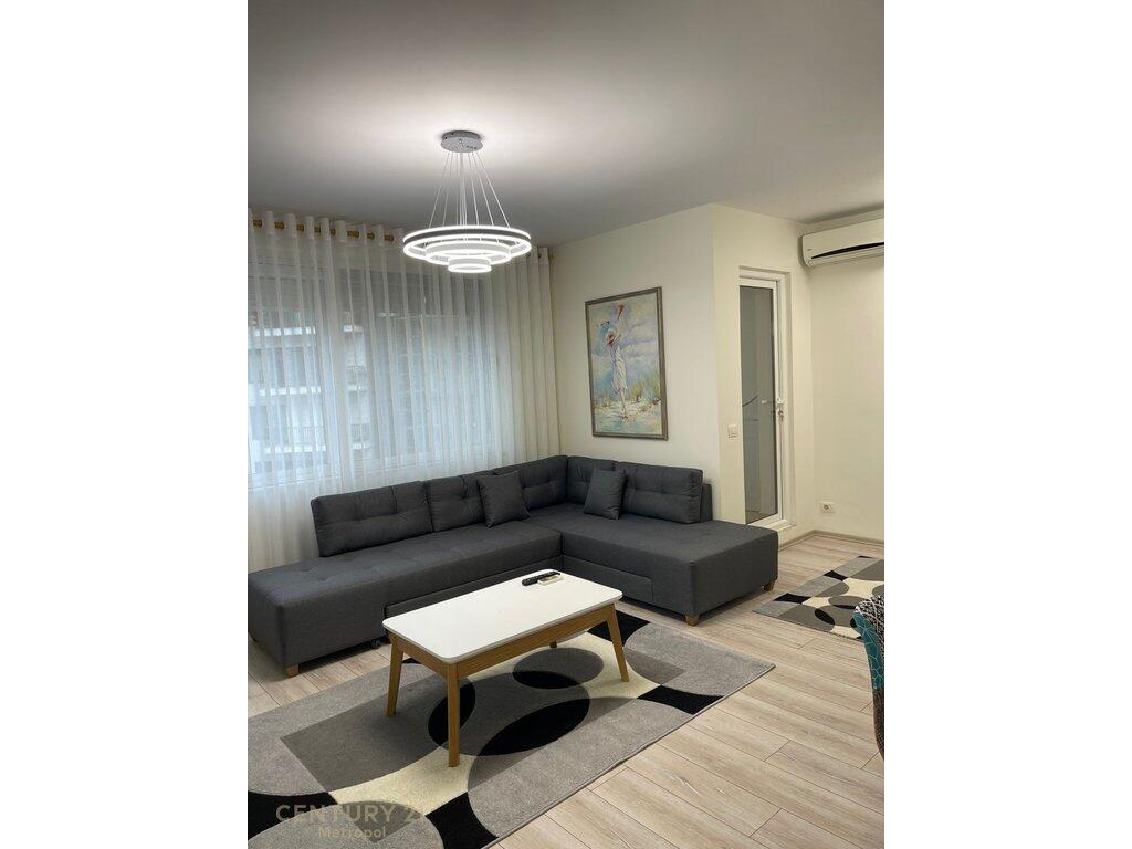 Japim me qira apartament 1+1 te Rruga e Kosovareve !