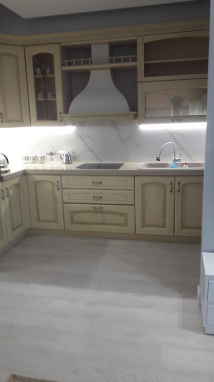 In vendita 2+1, via Barrikadave centro, prezzo 250 mila euro, parcheggio opzionale
