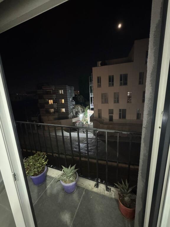 For rent Apartment 1+1, 5 Maj Street, Municipality Buildings, 300 thousand lek