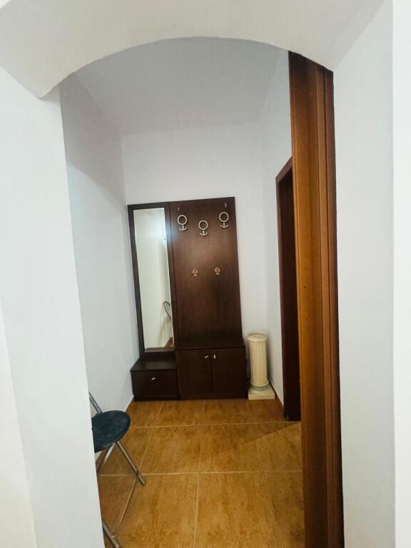For rent Apartment 1+1+kitchen, Train Station, near the mill, 500 thousand lek