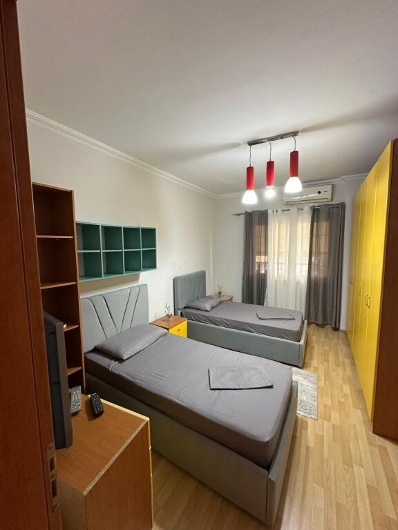 📍 Apartament me qira – Kompleksi Usluga, Prane Ish Stacionit te Trenit.Afer SPAK-ut  