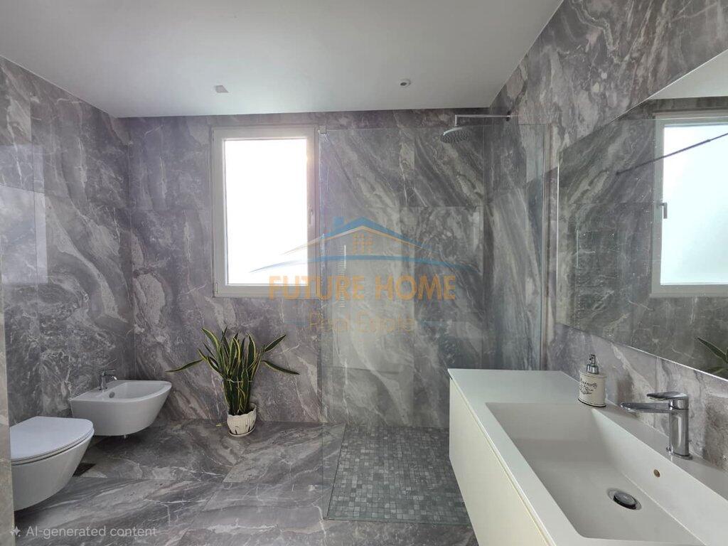 Qera,Apartament 3+1+2 tek Bulevardi Zogu i I!