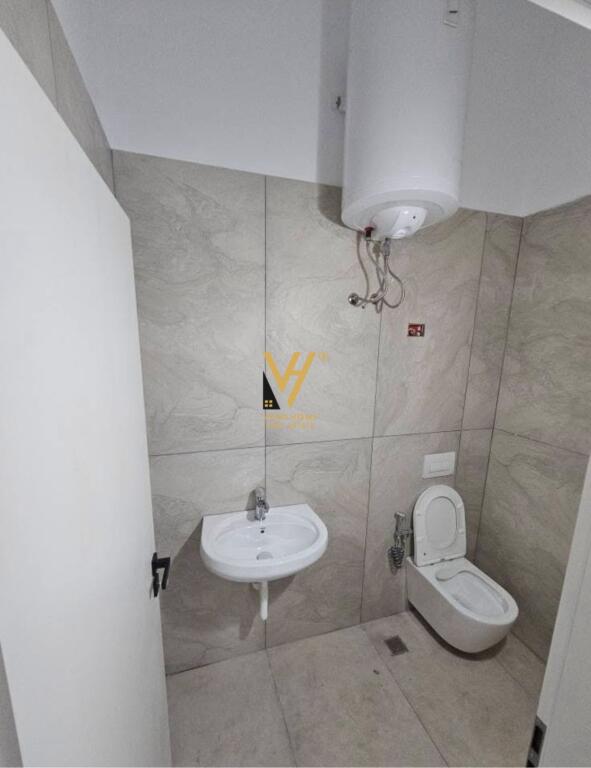 LOCALE COMMERCIALE DI 60 M2 IN AFFITTO A DON BOSKO 50.000 LEKE