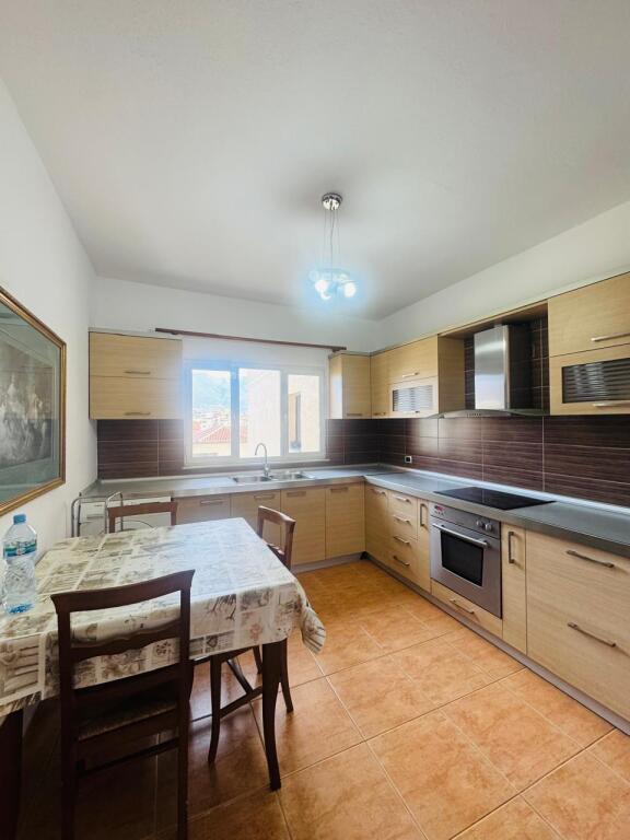 For rent Apartment 1+1+kitchen, Train Station, near the mill, 500 thousand lek