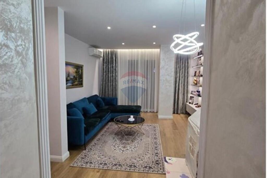 Apartment 2+1 me qera bllok