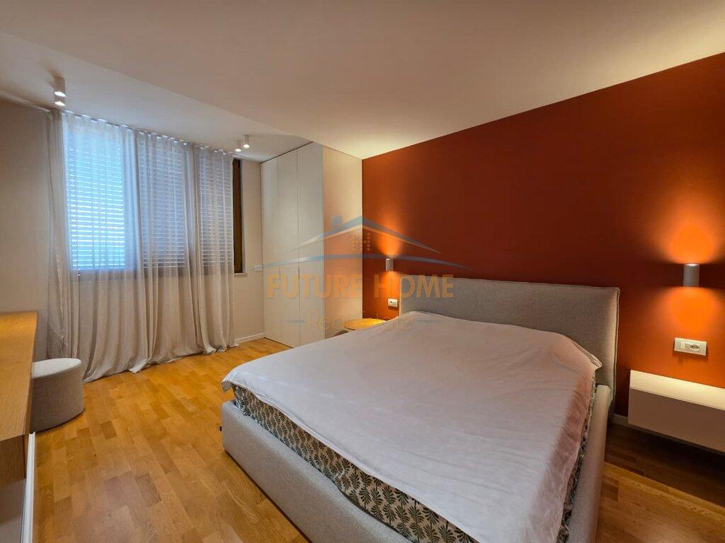 Qera,Apartament 3+1+2 tek Bulevardi Zogu i I!