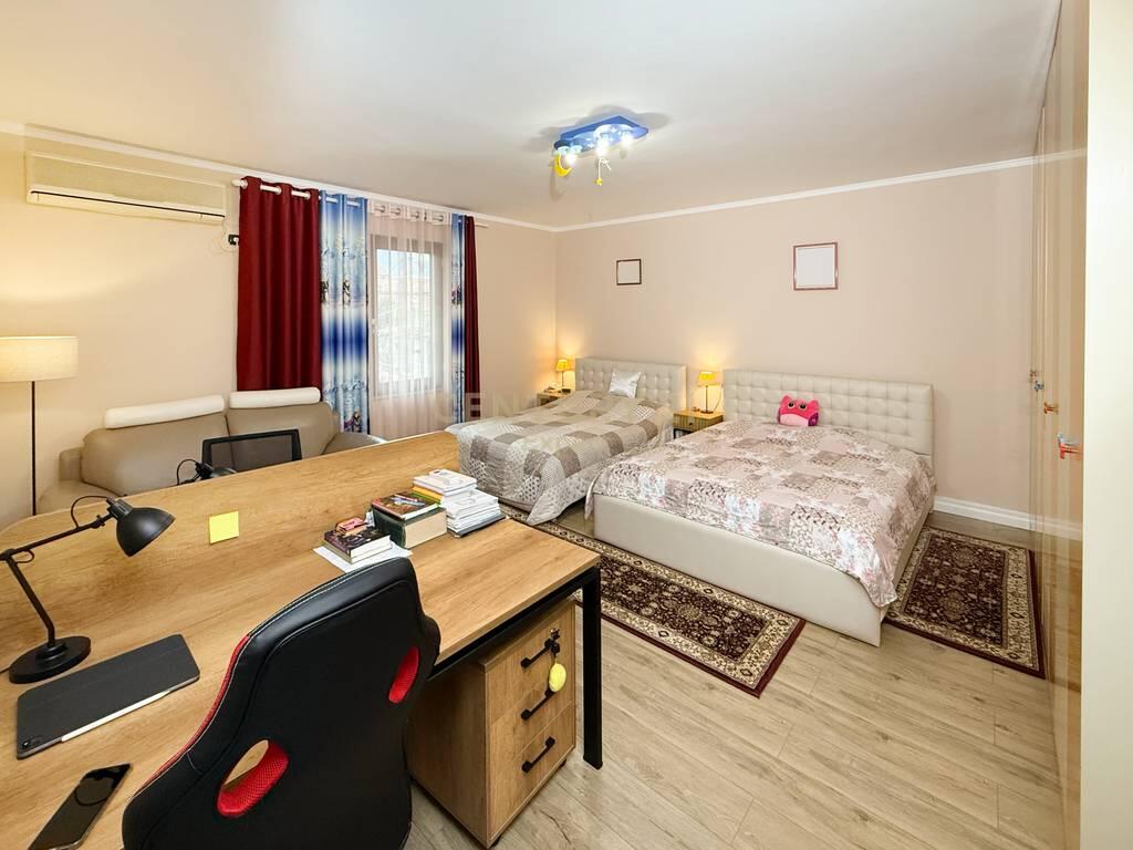 Japim me qira Vile 4-kateshe ne Rr. Riza Cerova, Tiranë!
