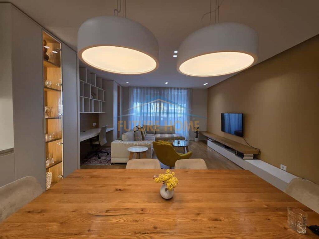 Qera,Apartament 3+1+2 tek Bulevardi Zogu i I!