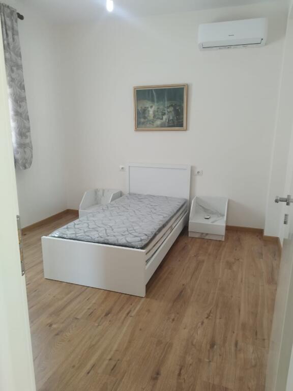 Villa Duplex in Affitto, 1100 euro al mese, ad Ali Demi, vicino a Kontakt