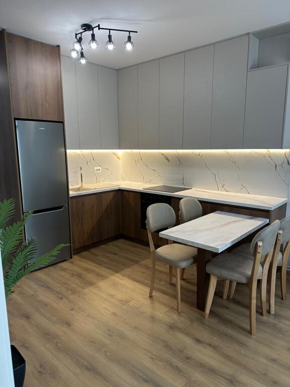 📍 Apartament me qira – Ne Qender te Tiranes Zogu Zi , Perballe Ring Center