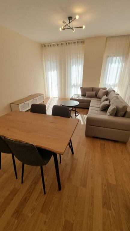 Jepet me Qira Super Apartament 1+1 i ri, i mobiluar tek Zogu i Zi,