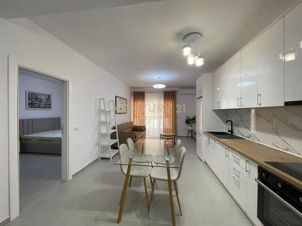 AFFITTIAMO APPARTAMENTO 1+1 CON POSTO AUTO, IN VIA DI DURAZZO!