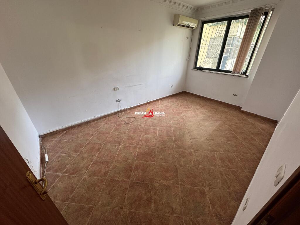 Ambjent me qera me 5 ndarje prane Gjykates se Rrethit ne Vasil Shanto, Tirane (ID 42611381)