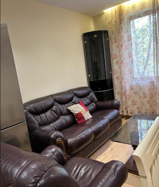 Jepet Super Apartament 2+1 me Qera tek Bulevardi Bajram Curri.