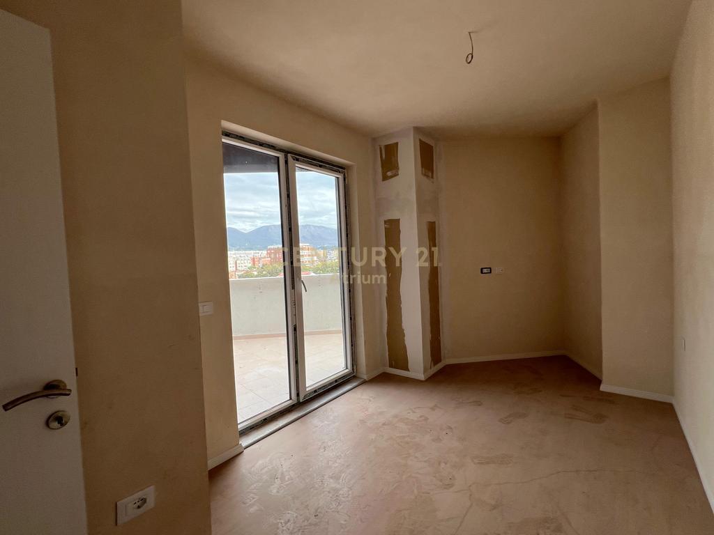 🏡 SHITET APARTAMENT 2+1 ME VERANDË – PRANË SHKOLLËS SË BASHKUAR