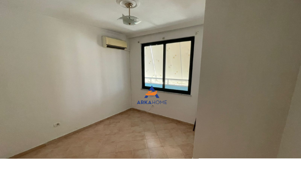 LOCALE UFFICIO IN AFFITTO 3+1+2 BALCONI "ALLA EX ESPOSIZIONE" 1.500 EURO