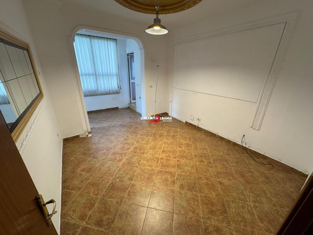 Ambjent me qera me 5 ndarje prane Gjykates se Rrethit ne Vasil Shanto, Tirane (ID 42611381)
