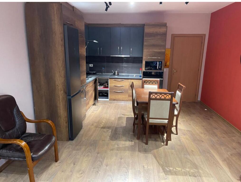 Apartament me qera 2+1
