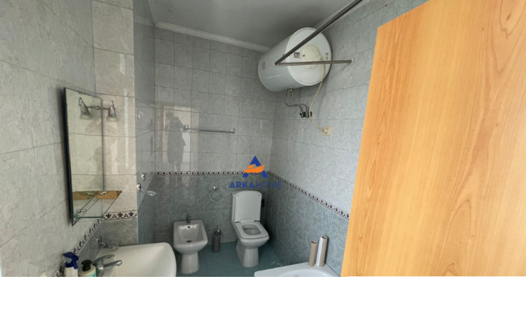 LOCALE UFFICIO IN AFFITTO 3+1+2 BALCONI "ALLA EX ESPOSIZIONE" 1.500 EURO