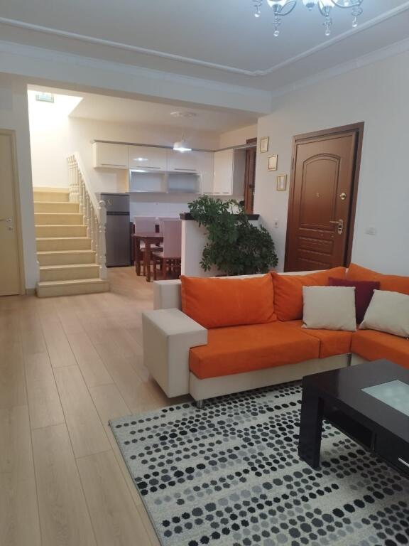Villa Duplex in Affitto, 1100 euro al mese, ad Ali Demi, vicino a Kontakt