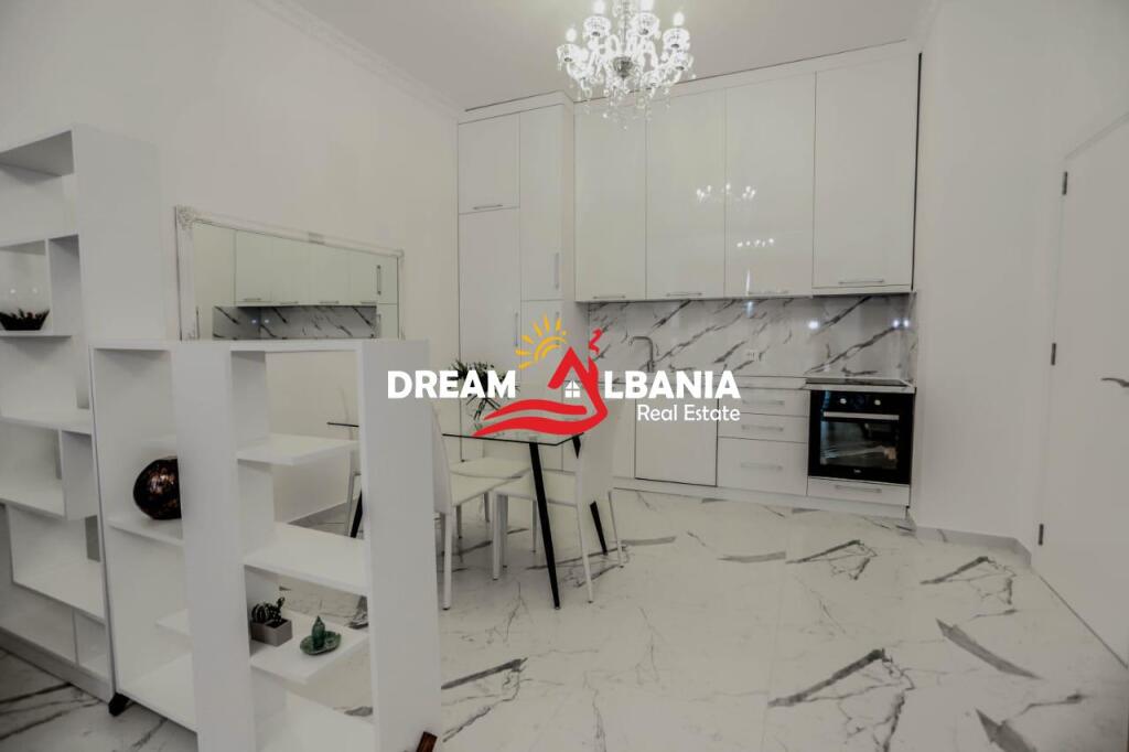 Super Opportunità di Investimento!!! Appartamento in vendita in via Kavaja al Complesso Square 21, Tirana (ID 4111661).