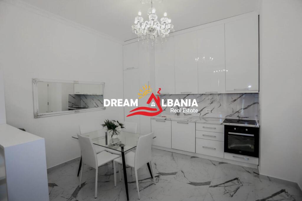 Super Opportunità di Investimento!!! Appartamento in vendita in via Kavaja al Complesso Square 21, Tirana (ID 4111661).