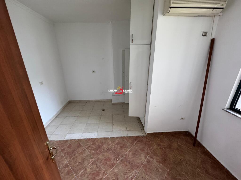 Ambjent me qera me 5 ndarje prane Gjykates se Rrethit ne Vasil Shanto, Tirane (ID 42611381)