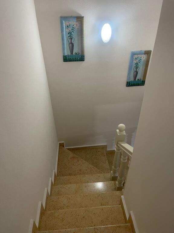 Villa Duplex in Affitto, 1100 euro al mese, ad Ali Demi, vicino a Kontakt