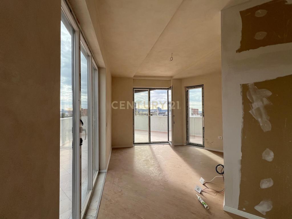 🏡 SHITET APARTAMENT 2+1 ME VERANDË – PRANË SHKOLLËS SË BASHKUAR