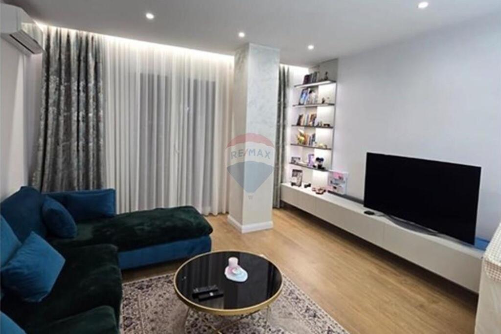 Apartment 2+1 me qera bllok